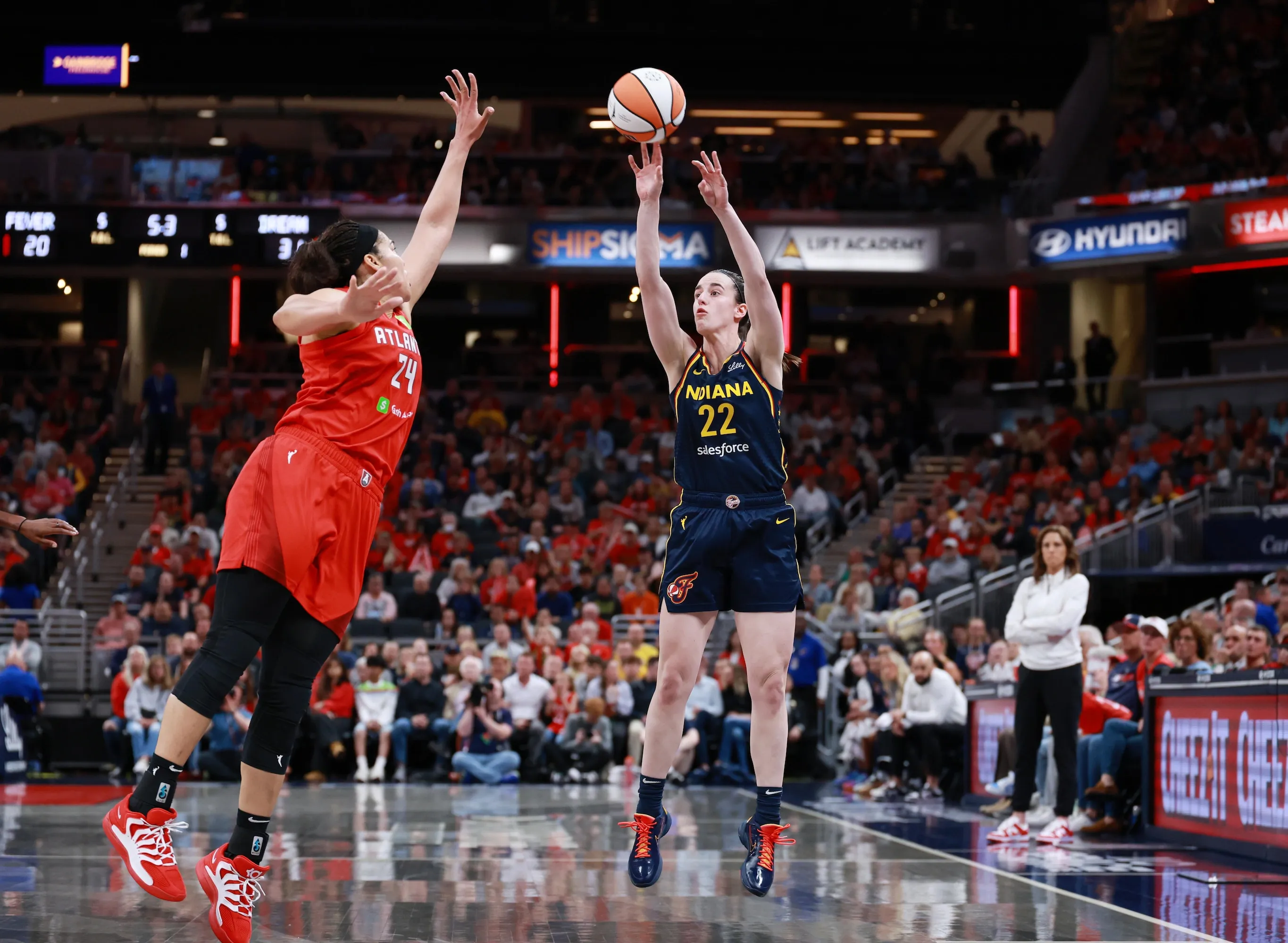 Caitlin Clark Mencetak Sejarah WNBA dengan Double-Double saat Fever Kalah dari Griner, Dream