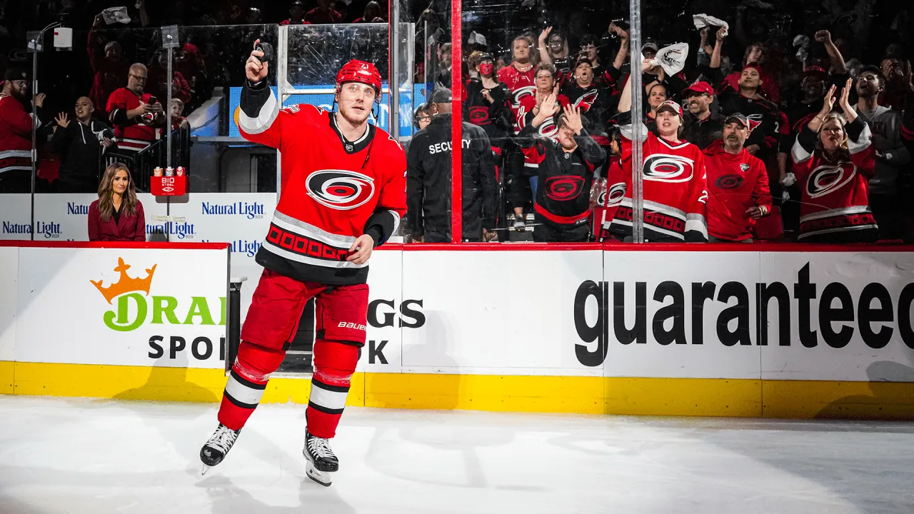 Jesper Fast Umumkan Pensiun dari NHL