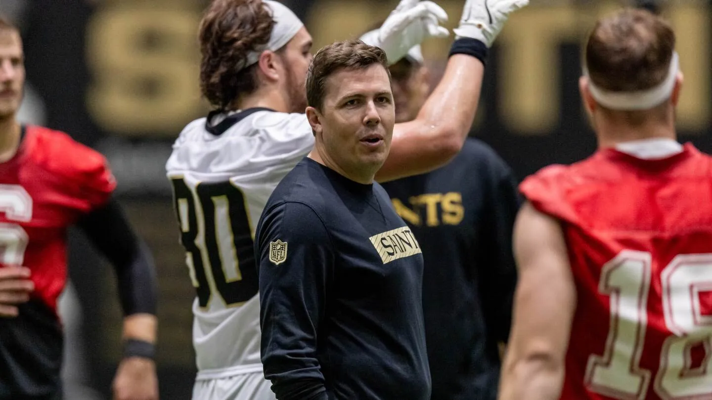 Kellen Moore senang dorongan pantat tetap legal tetapi belum memutuskan apakah Saints akan menggunakannya