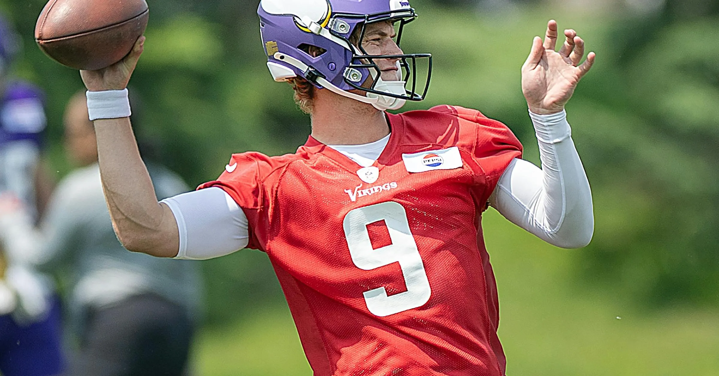 J.J. McCarthy Tinggalkan Minicamp Vikings 'Tepat di Tempat yang Seharusnya,' Berencana Habiskan Musim Panas untuk Belajar