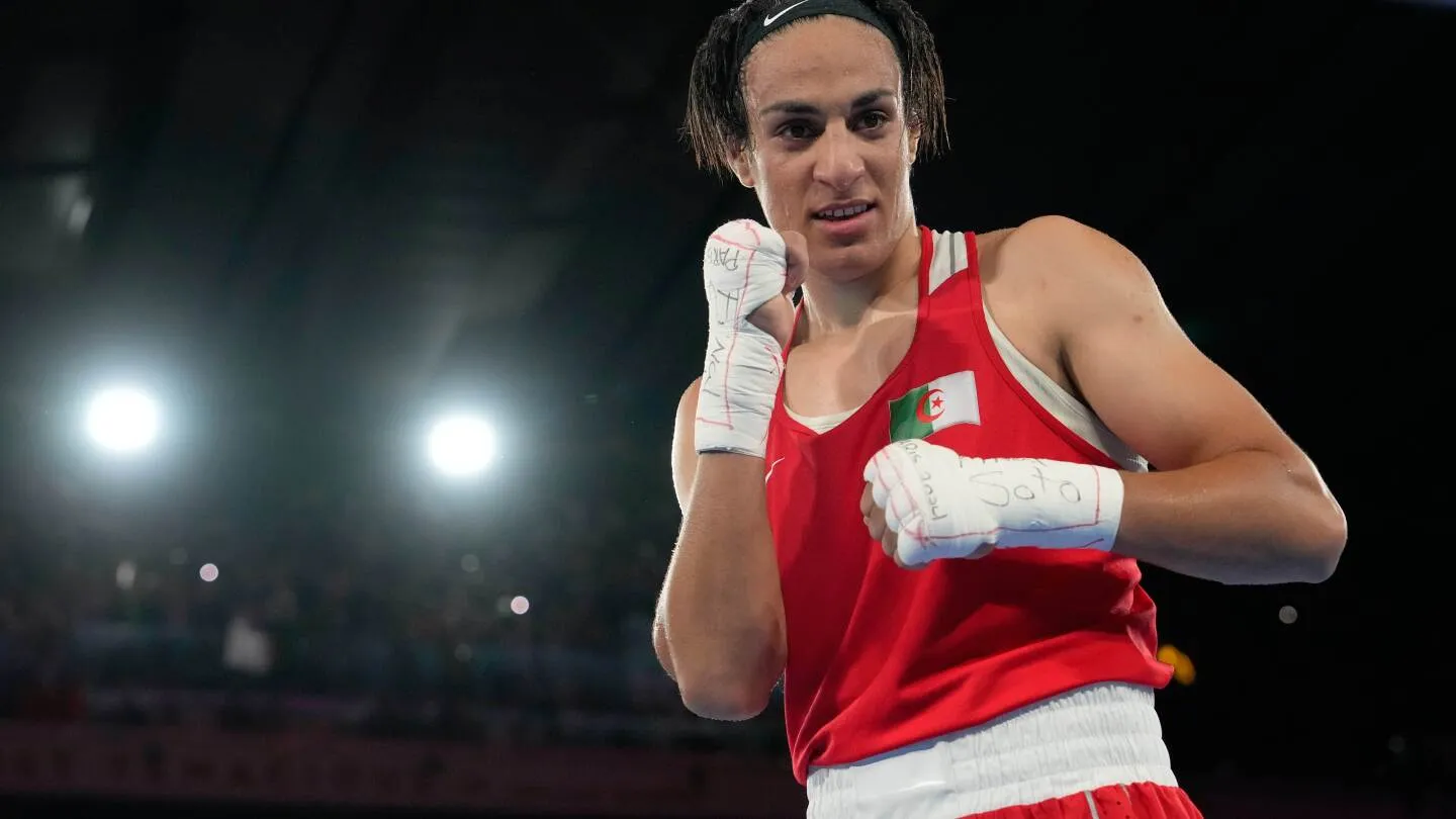 Tinju Dunia minta maaf karena menyebut nama juara Olimpiade Imane Khelif dalam kebijakan tes gender