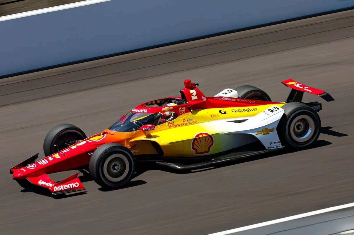 Josef Newgarden Pimpin Latihan Terakhir Indy 500, Mobil RHR Terbakar