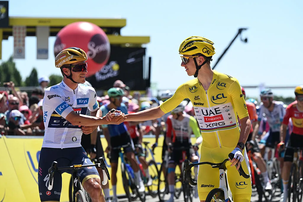 "Sangat menyebalkan kehilangan pembalap berkelas seperti itu" - Pemimpin Tour de France Tadej Pogačar memberi penghormatan kepada Remco Evenepoel setelah pembalap Belgia itu mundur