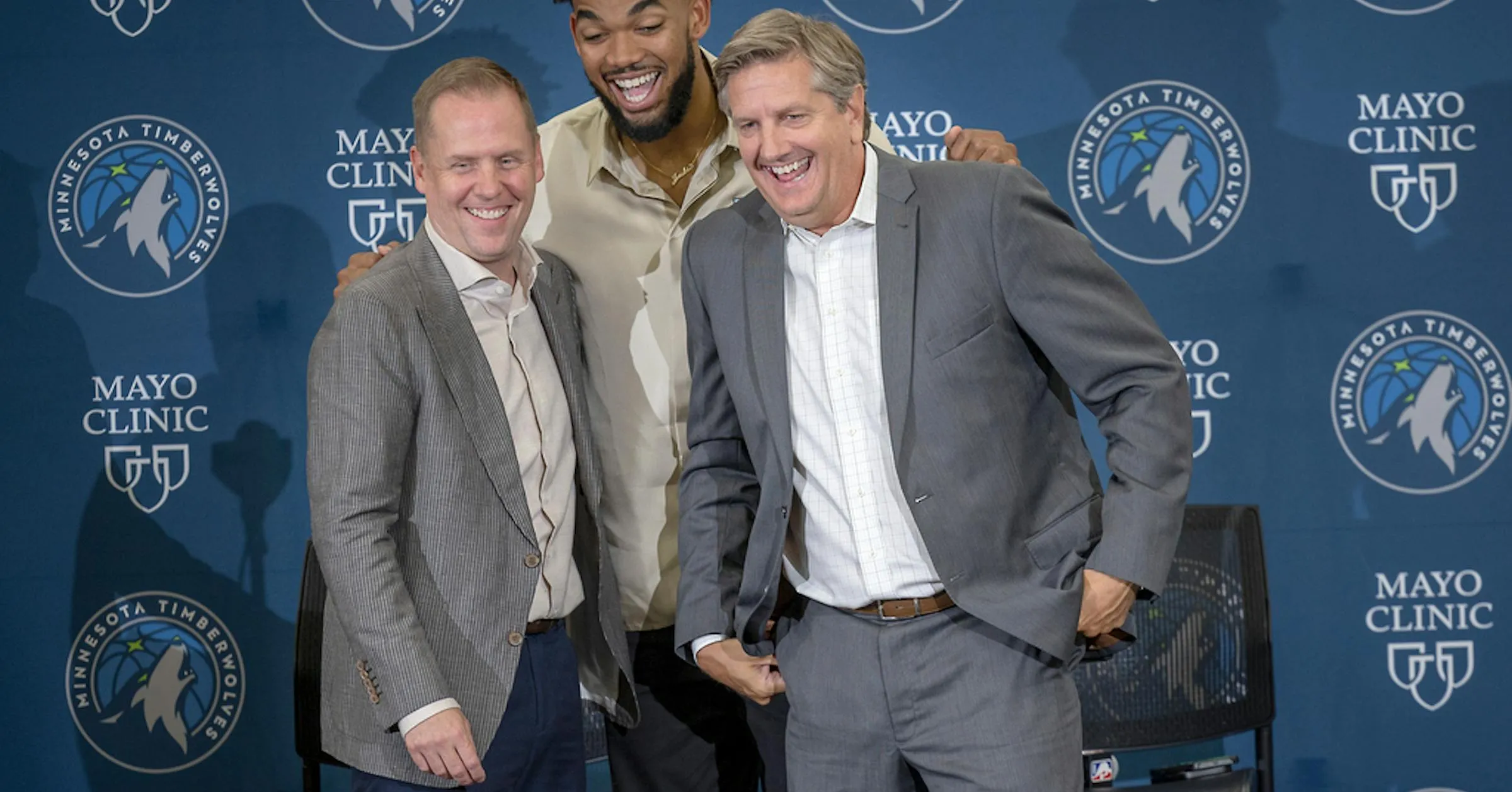 RandBall: Wolves dilaporkan gagalkan upaya Knicks membajak Chris Finch