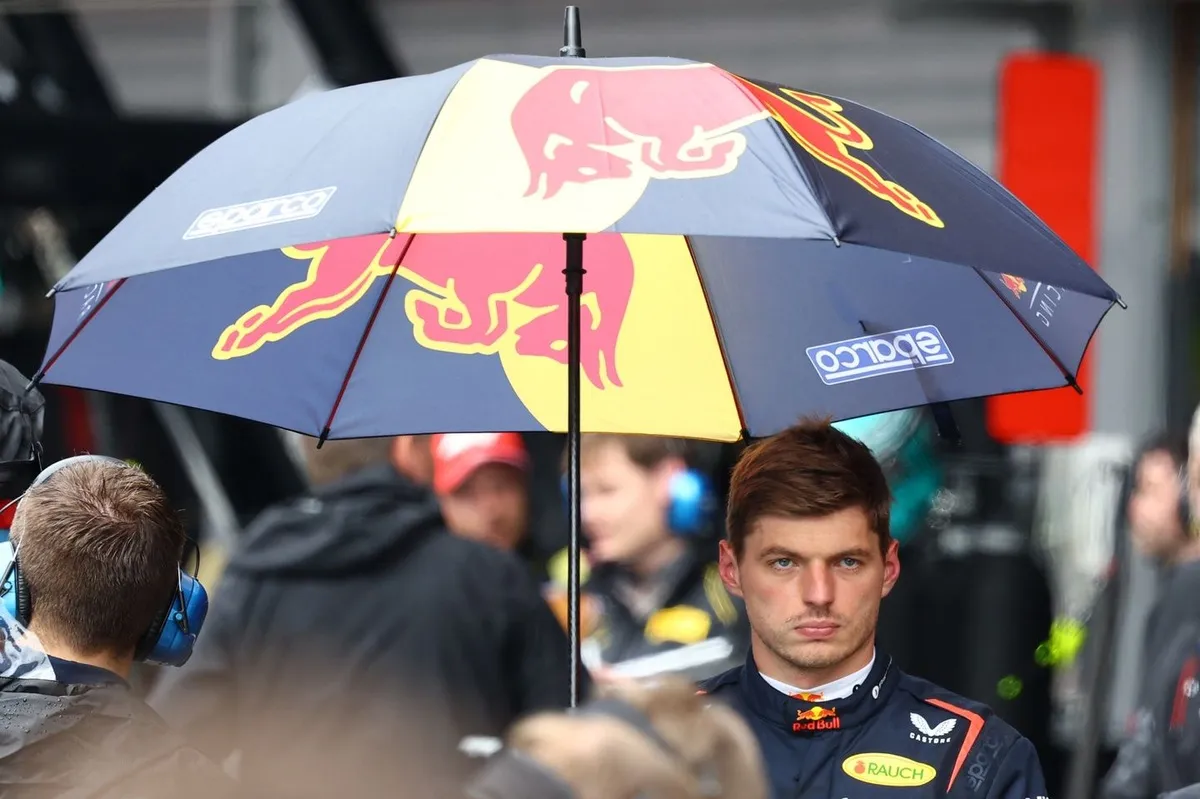 Max Verstappen Kecam Penundaan Hujan GP Belgia F1: "Jika Tidak Bisa Melihat, Selalu Bisa Mengangkat"