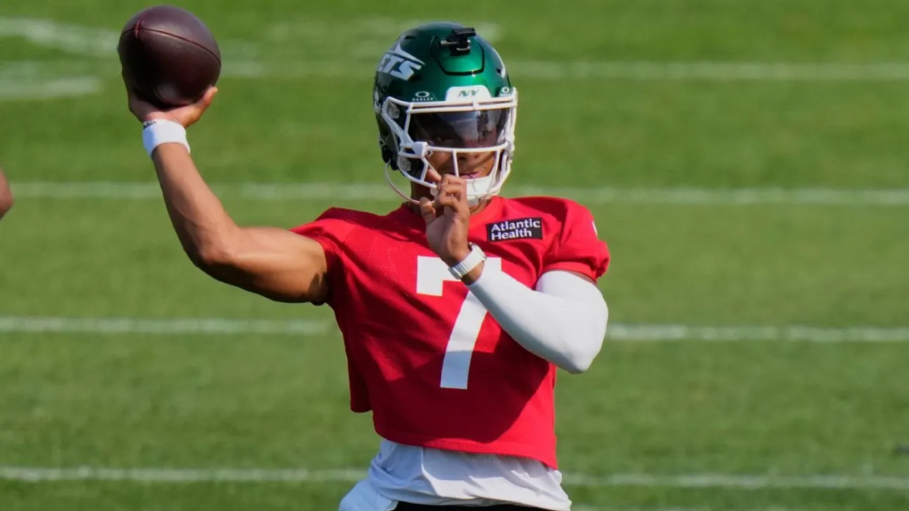 QB Jets Fields Ikut Latihan Usai Cedera Jari Kaki
