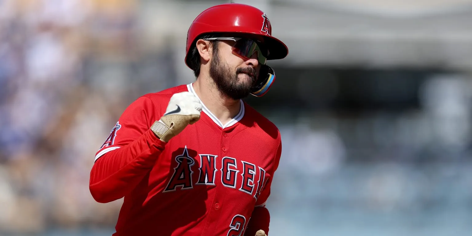 d'Arnaud Masuk Sejarah Freeway Series Saat Halos Lakukan Sapu Bersih Langka
